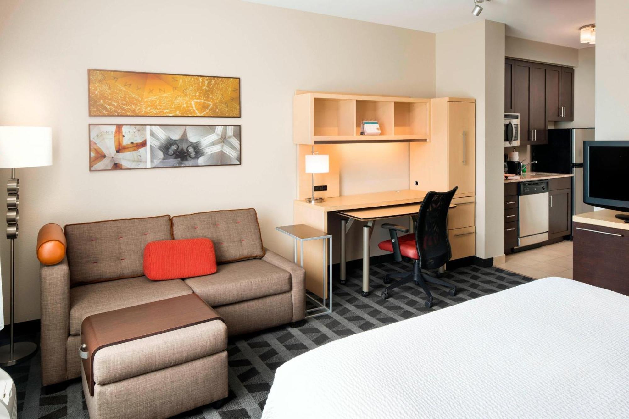 Towneplace Suites By Marriott San Diego Carlsbad / Vista Exterior photo