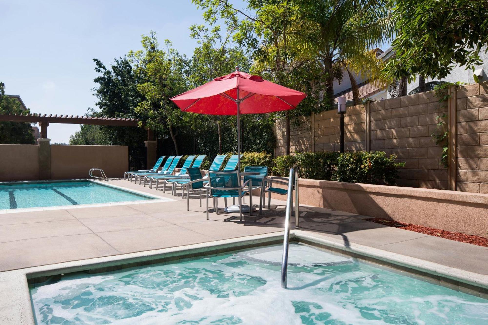 Towneplace Suites By Marriott San Diego Carlsbad / Vista Exterior photo